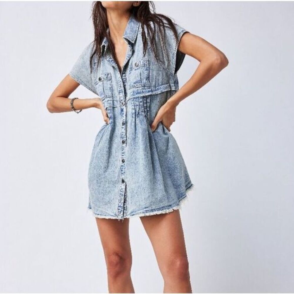 Free People Ronnie Mini shirt Dress Small Blue Denim Babydoll Button Front Jean
